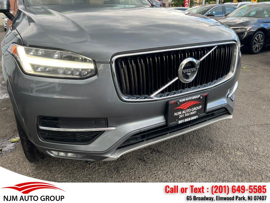 2018 Volvo XC90 T5 AWD Momentum's photo