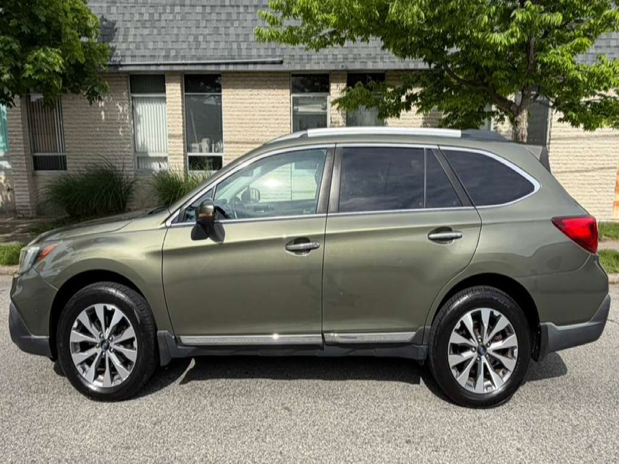 2018 Subaru Outback 2.5i Touring's photo