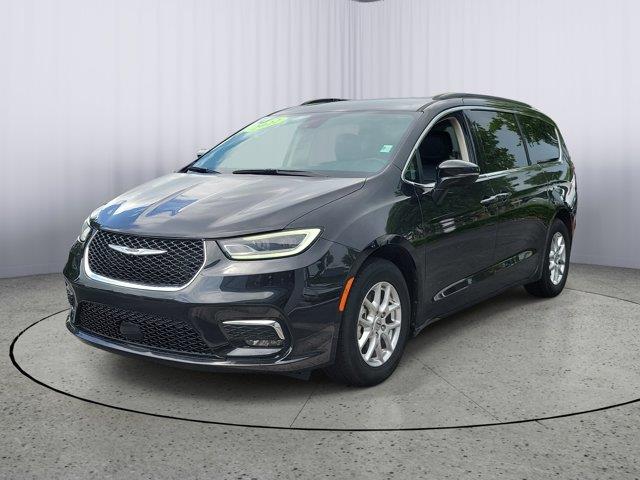 2022 Chrysler Pacifica Touring L's photo