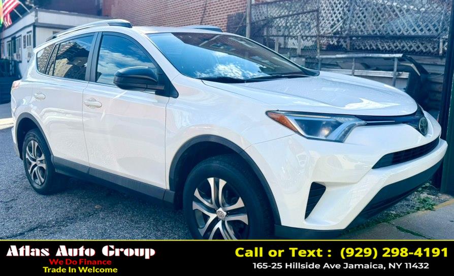 2018 Toyota RAV4 LE's photo
