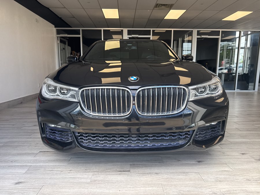 2016 BMW 7 Series 750i xDrive's photo