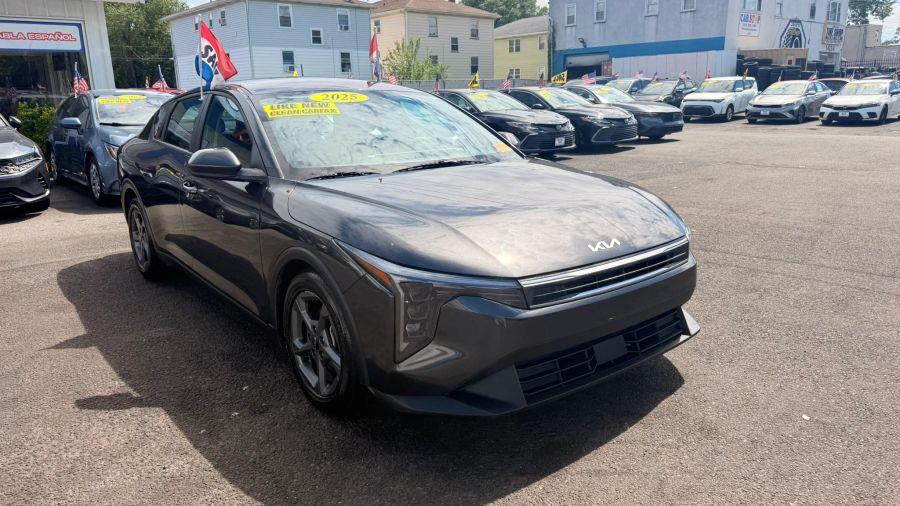 2025 Kia K4 LXS AT's photo