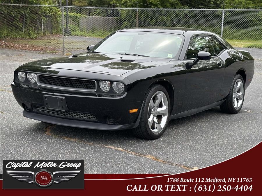 2014 Dodge Challenger SXT's photo
