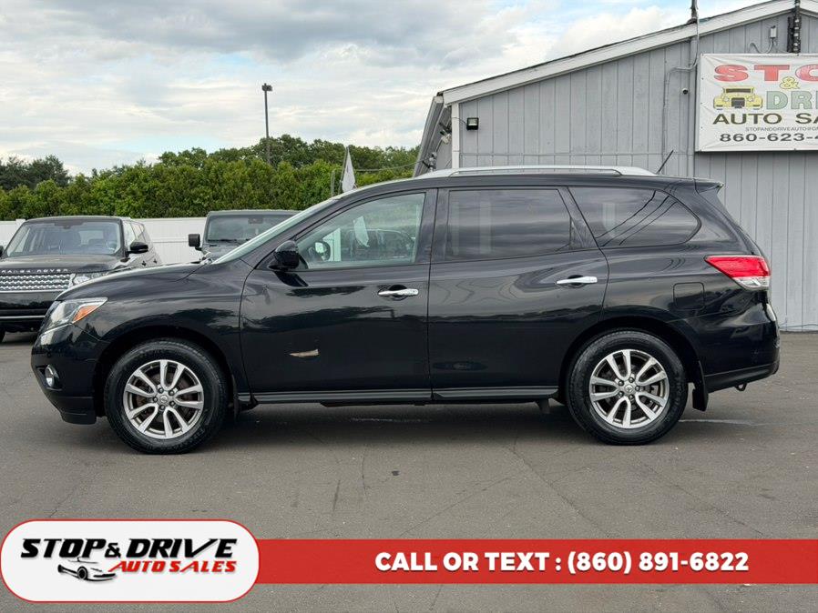 2016 Nissan Pathfinder SV 4WD's photo