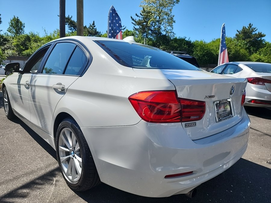 2016 BMW 3 Series 320i xDrive Sedan's photo
