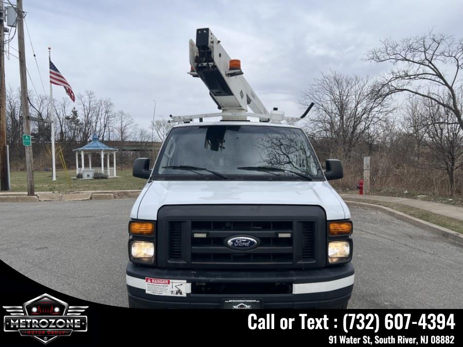 2014 Ford E-Series E-350 Super Duty's photo