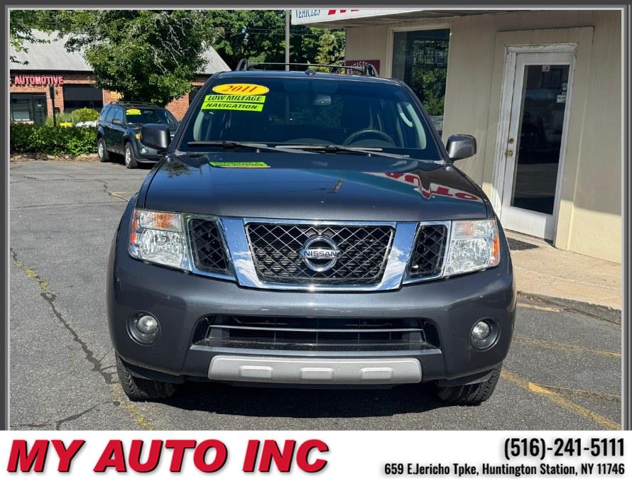 2011 Nissan Pathfinder LE 4X4's photo