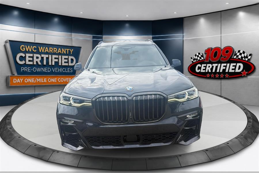 2022 BMW X7 M50i's photo