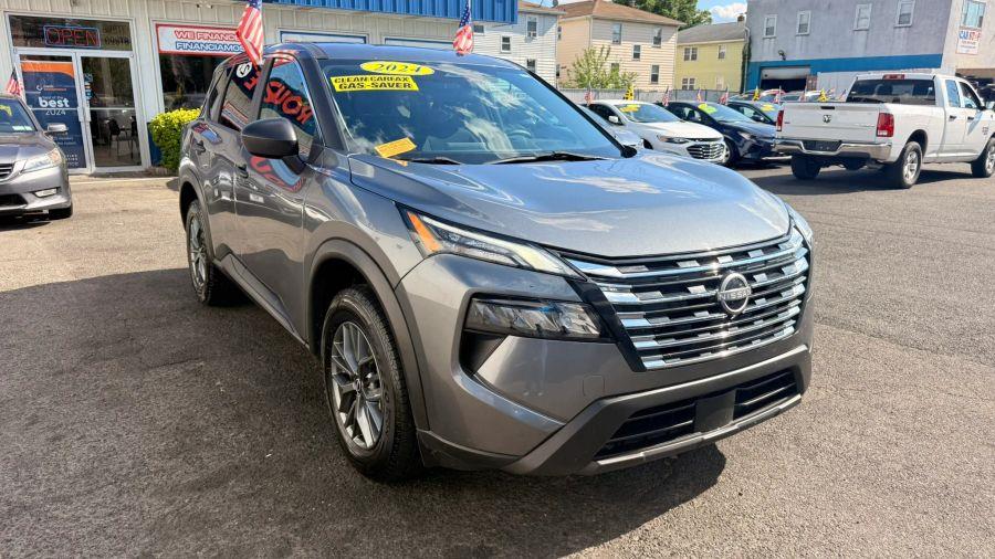2024 Nissan Rogue S FWD's photo