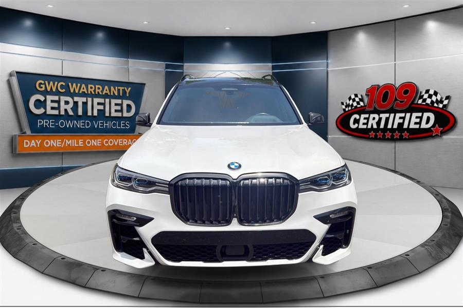 2020 BMW X7 M50i's photo