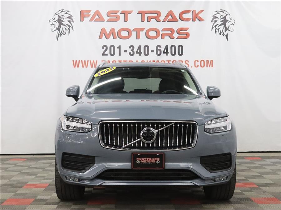 2022 Volvo XC90 T6 Momentum AWD's photo