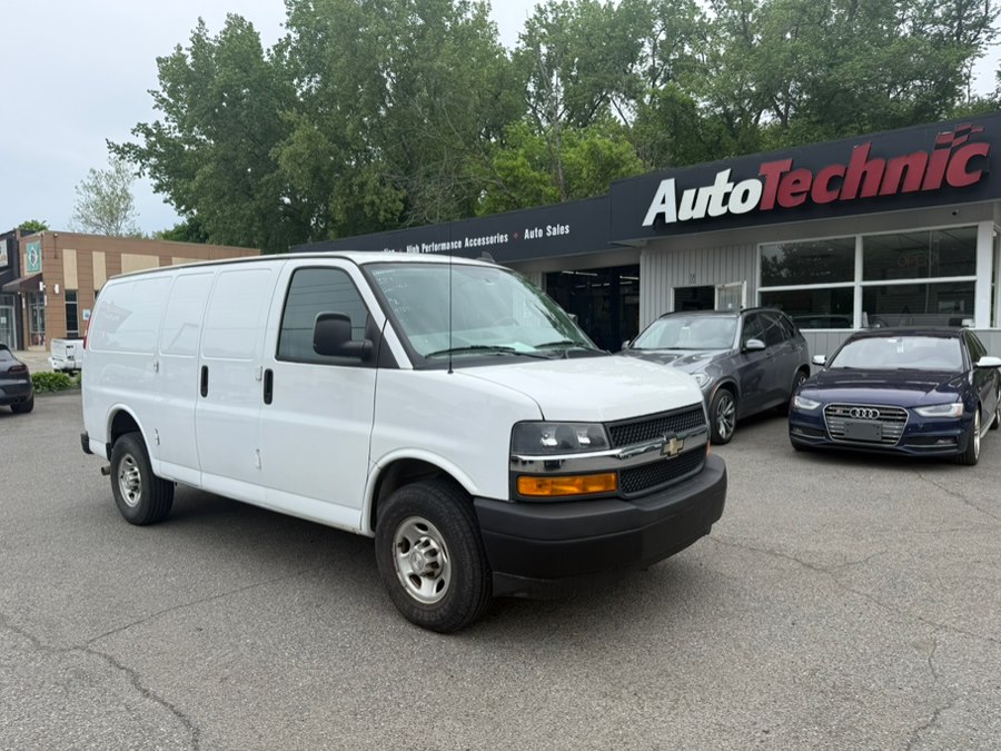 2019 Chevrolet Express's photo
