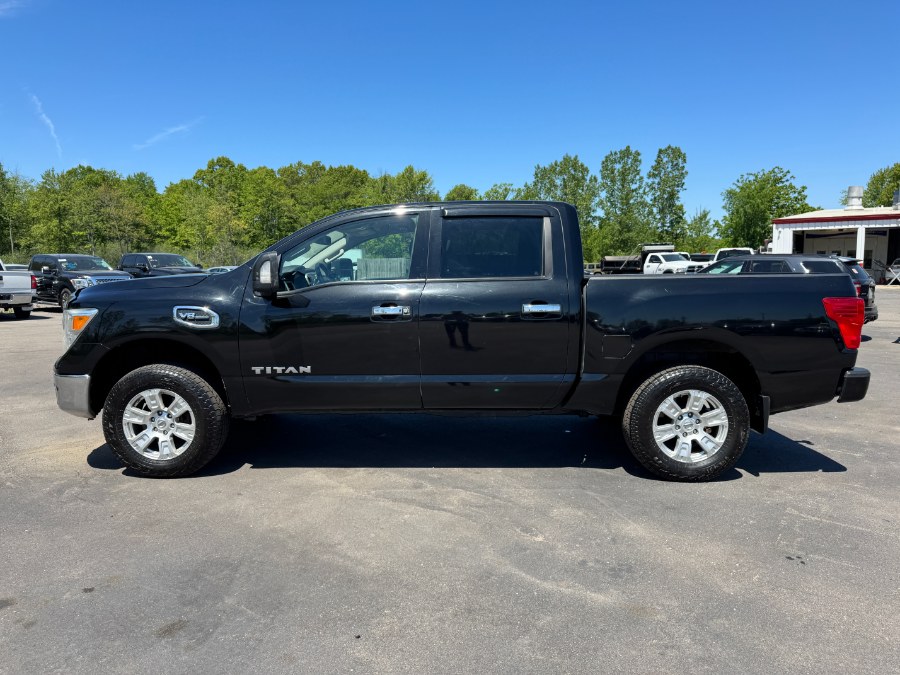 2017 Nissan Titan SV SWB 4x4 Crew Cab's photo