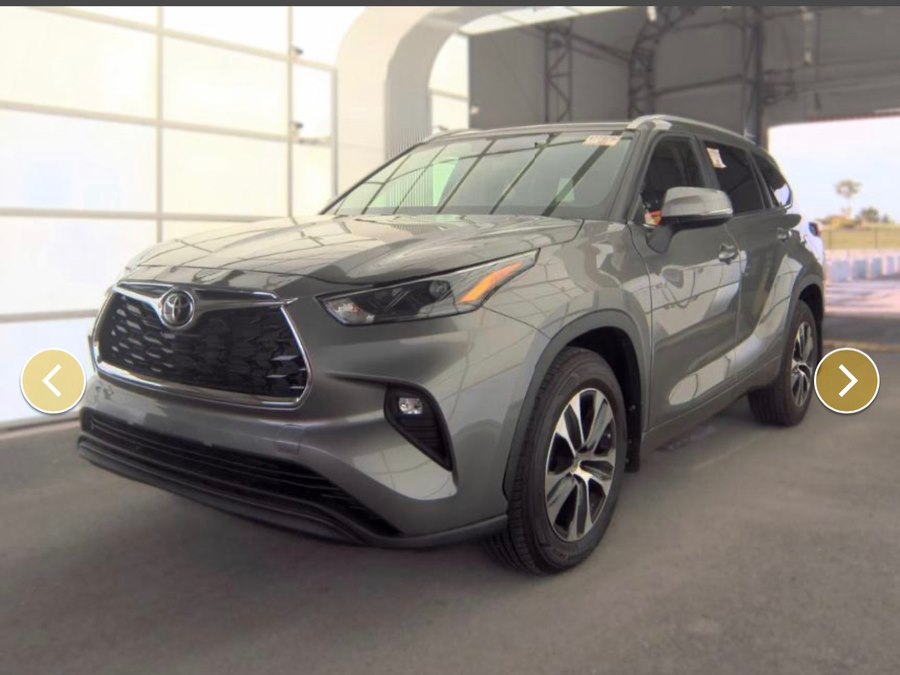 2026 Toyota Highlander XLE AWD's photo