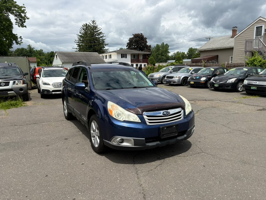 2011 Subaru Outback 4dr Wgn H4 Auto 2.5i Prem AWP, available for sale in East Windsor, Connecticut | CT Car Co LLC. East Windsor, Connecticut