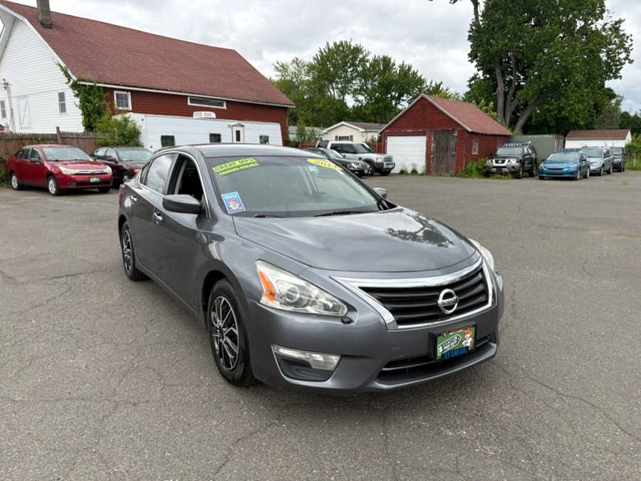 2014 Nissan Altima 4dr Sdn I4 2.5 SV, available for sale in East Windsor, Connecticut | CT Car Co LLC. East Windsor, Connecticut