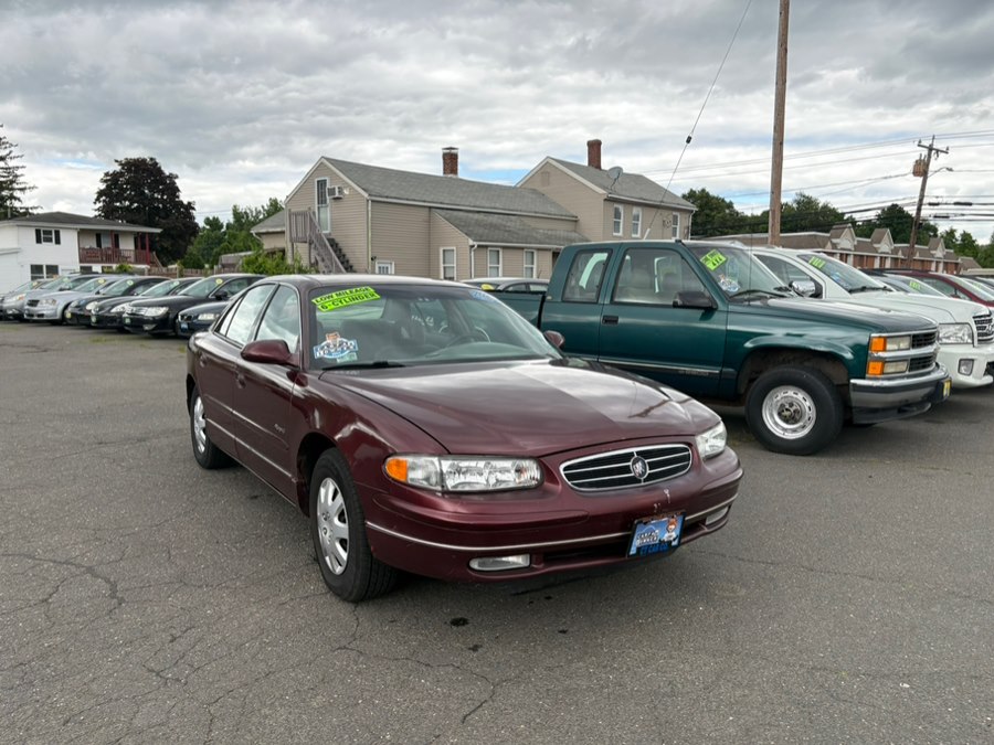 1999 Buick Regal 4dr Sdn LS, available for sale in East Windsor, Connecticut | CT Car Co LLC. East Windsor, Connecticut