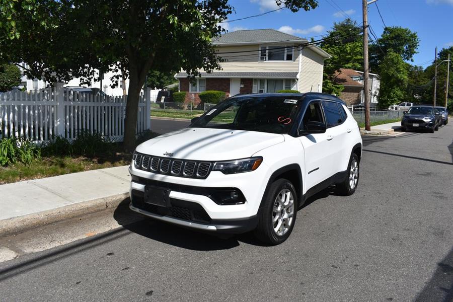 2025 Jeep Compass Limited 4X4's photo