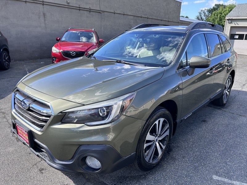 2018 Subaru Outback 2.5i Limited's photo
