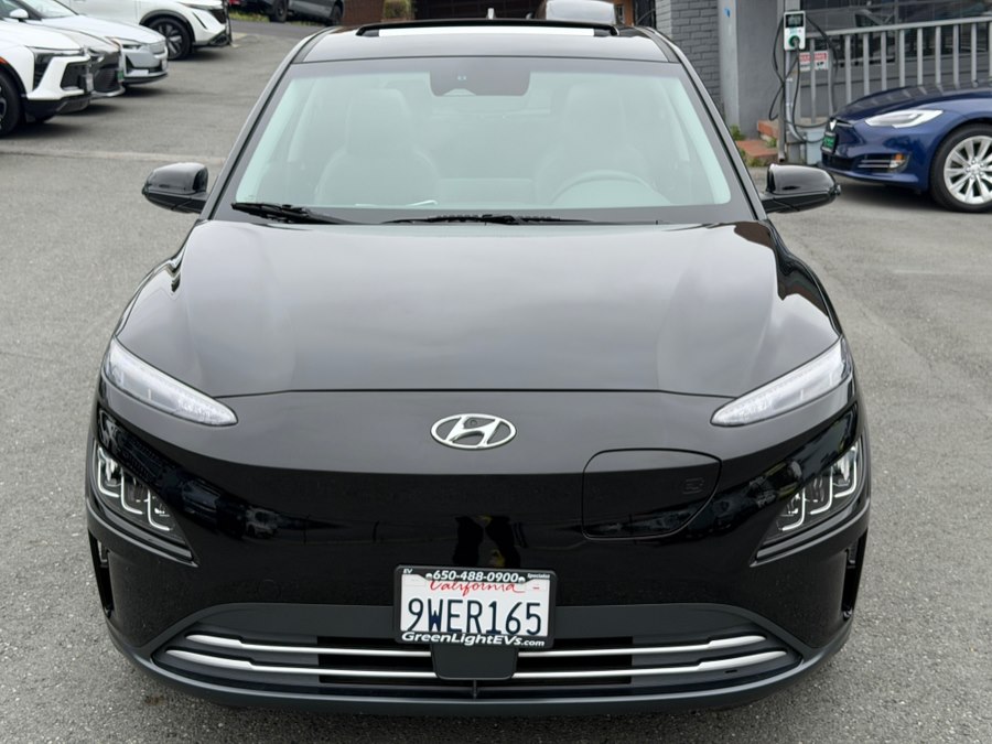 2023 Hyundai Kona Electric Limited's photo