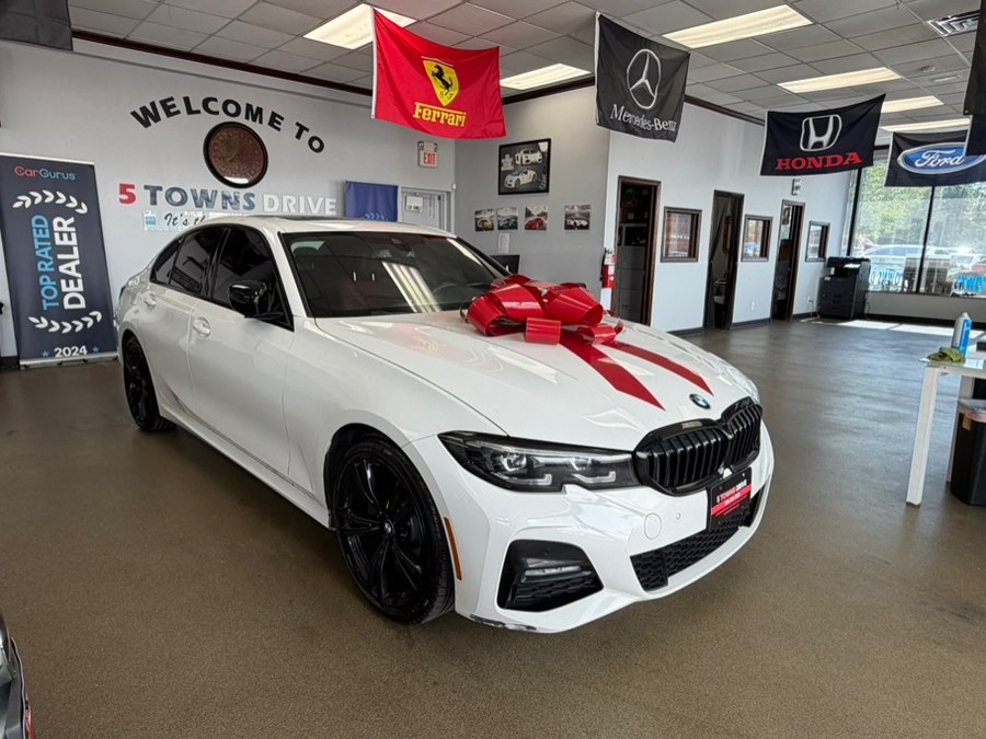 2022 BMW 3 Series 330i xDrive Sedan's photo