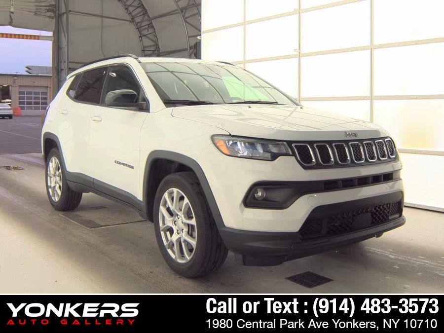 2023 Jeep Compass Latitude Lux 4X4's photo