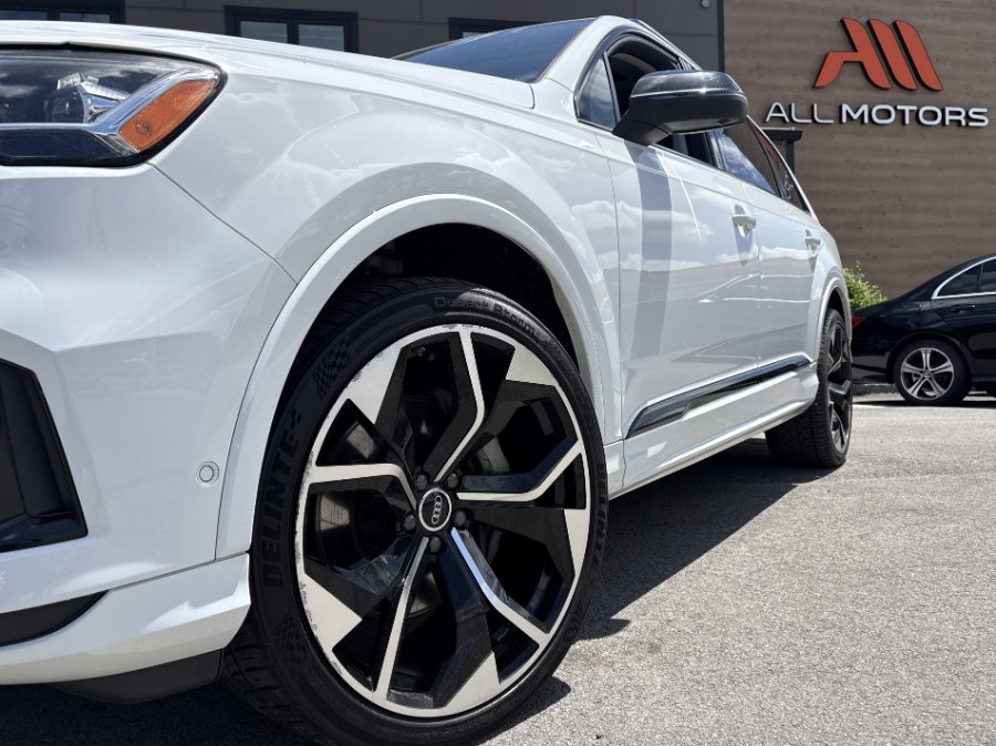 2023 Audi Q7 45 Premium Plus quattro Tiptronic's photo
