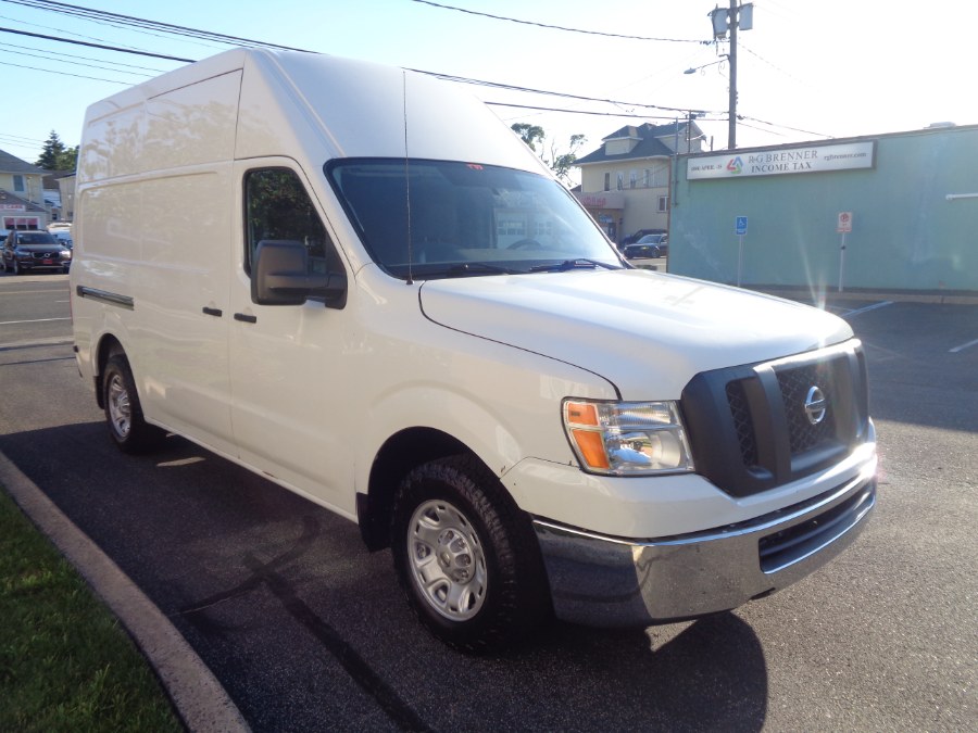 2021 Nissan NV's photo