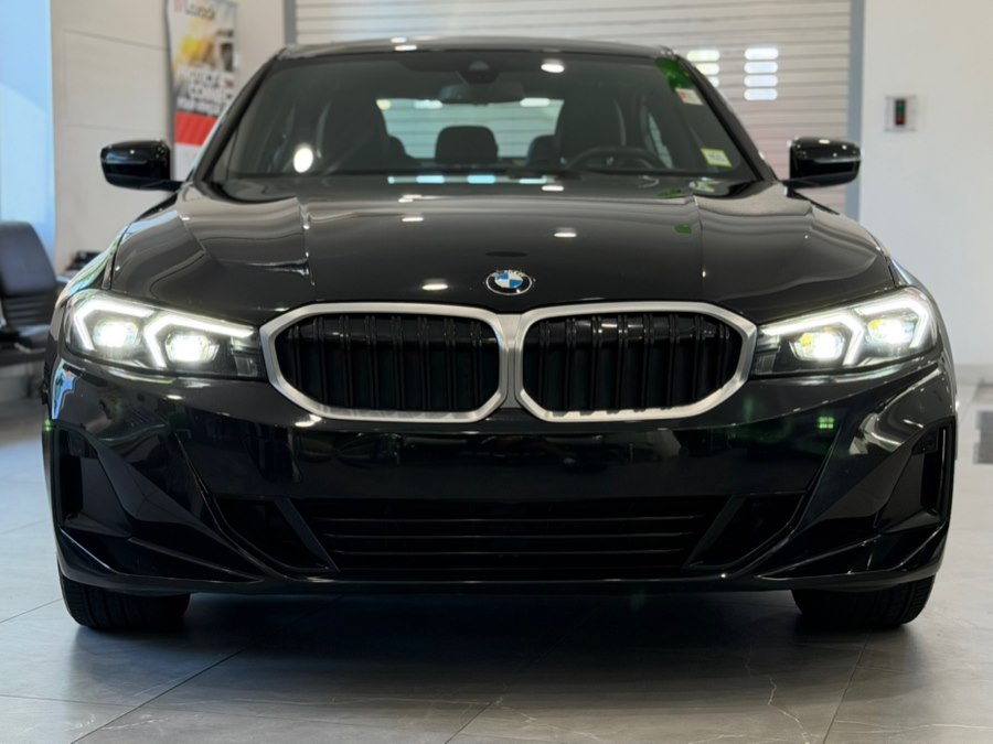 2025 BMW 3 Series 330i Sedan's photo
