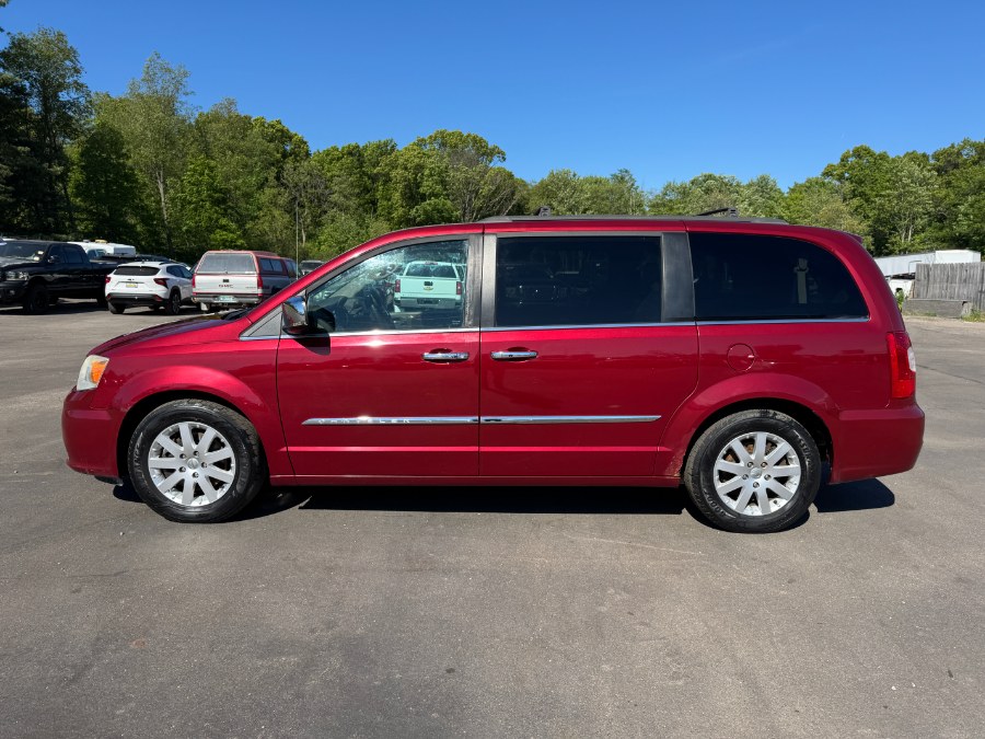 2012 Chrysler Town & Country Touring-L's photo