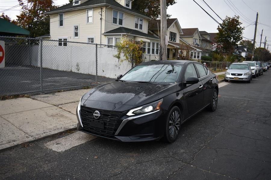 2025 Nissan Altima 2.5 SV's photo