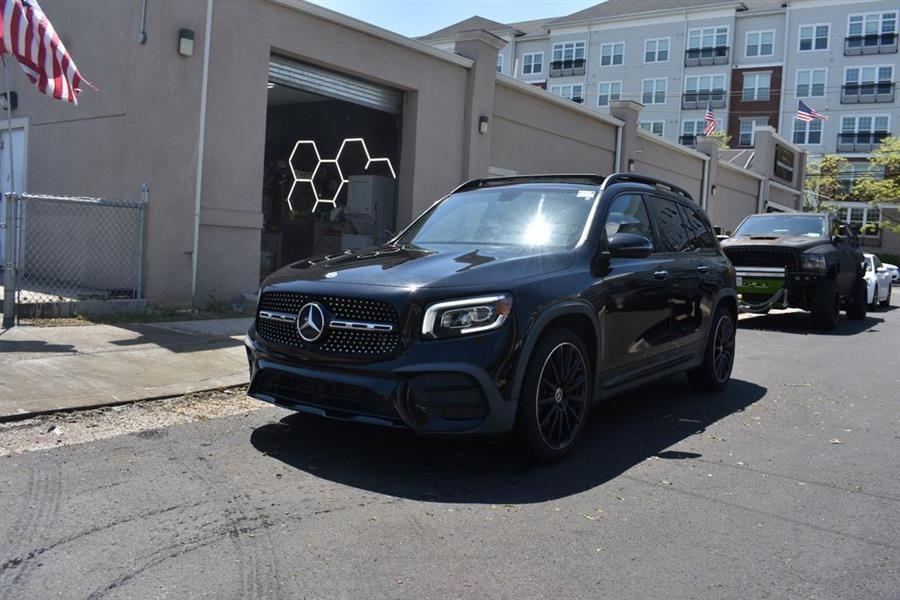 2021 Mercedes-Benz GLB GLB250 4MATIC's photo