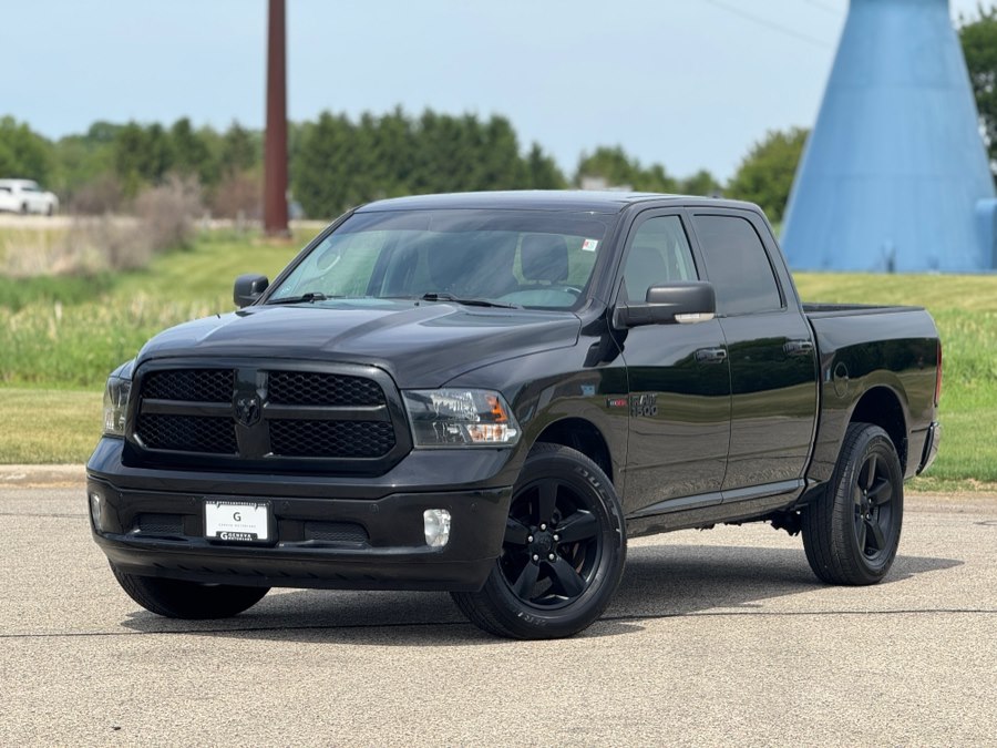 2018 RAM 1500 Big Horn 4x4 Crew Cab 5'7's photo