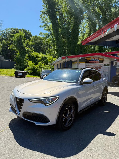 2022 Alfa Romeo Stelvio Ti AWD's photo