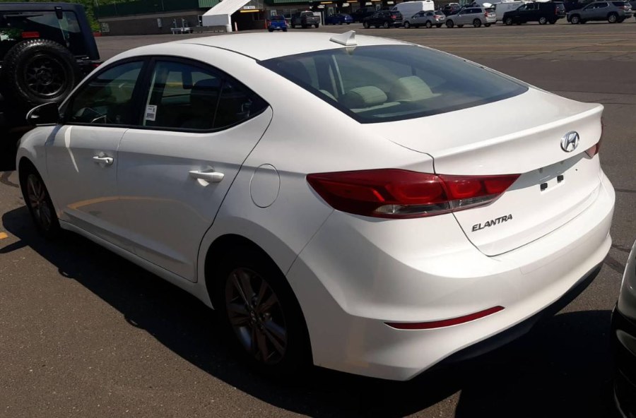 2017 Hyundai Elantra 2.0 SE A/T PZEV's photo
