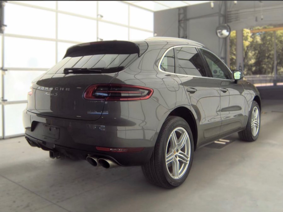 2016 Porsche Macan S's photo