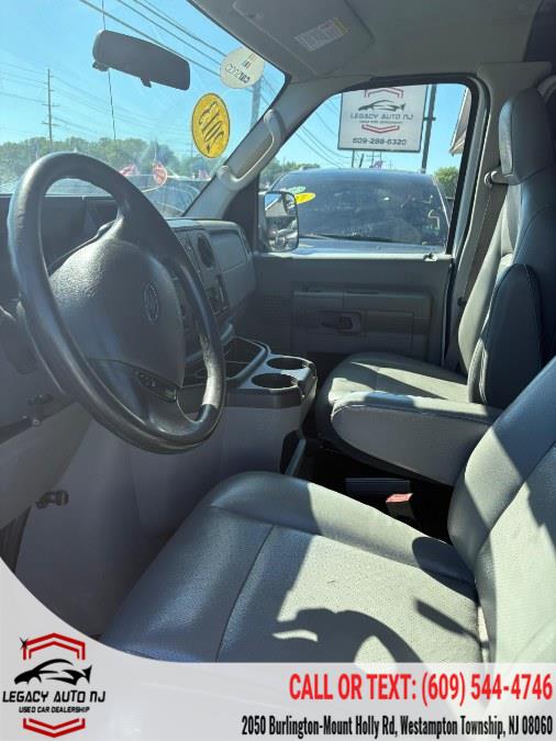 2013 Ford E-Series's photo