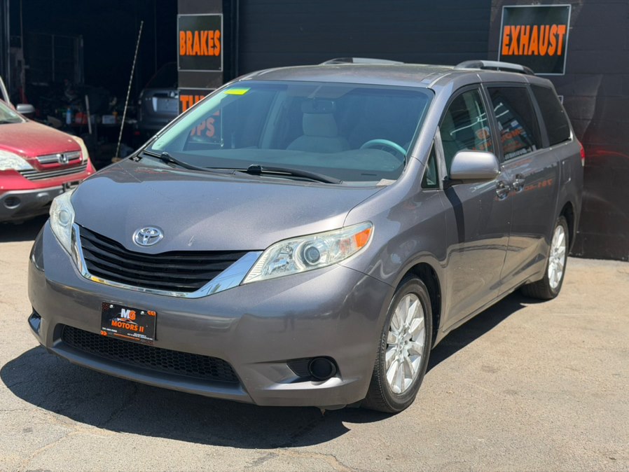 2011 Toyota Sienna LE V6 AWD 7-Passenger's photo