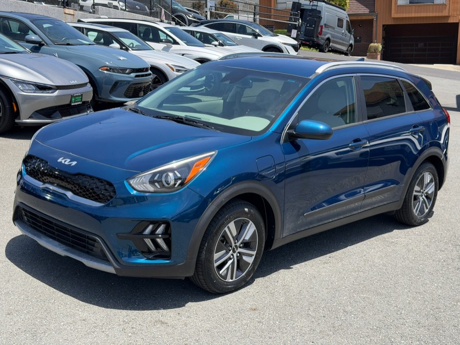 2022 Kia Niro LXS PHEV's photo