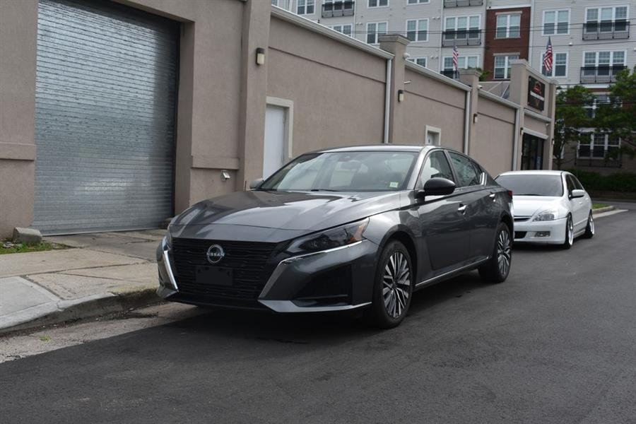 2024 Nissan Altima 2.5 SV AWD's photo