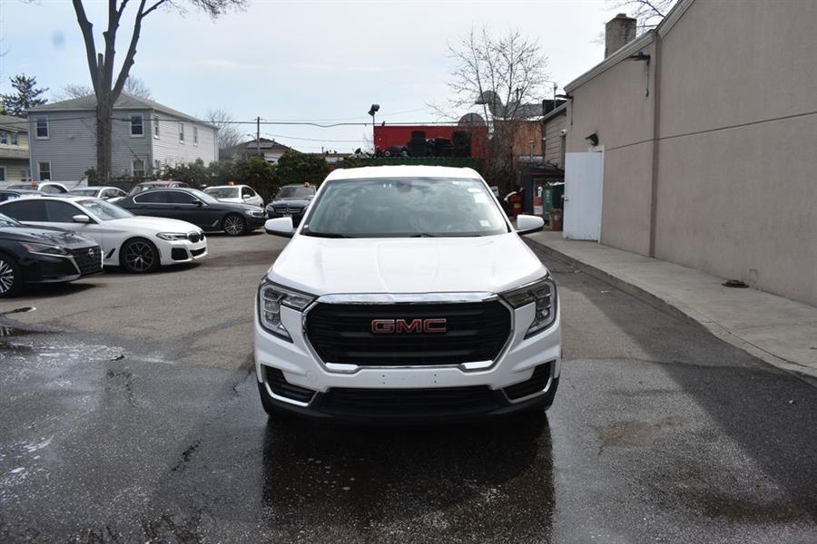 2024 GMC Terrain SLE AWD's photo