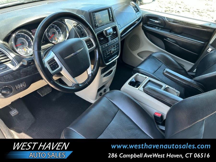 2011 Chrysler Town & Country's photo