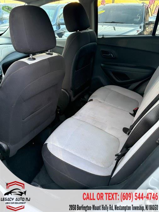 2020 Chevrolet Trax LS's photo
