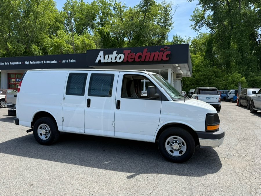 2014 Chevrolet Express's photo