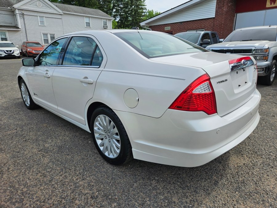 2011 Ford Fusion Hybrid's photo