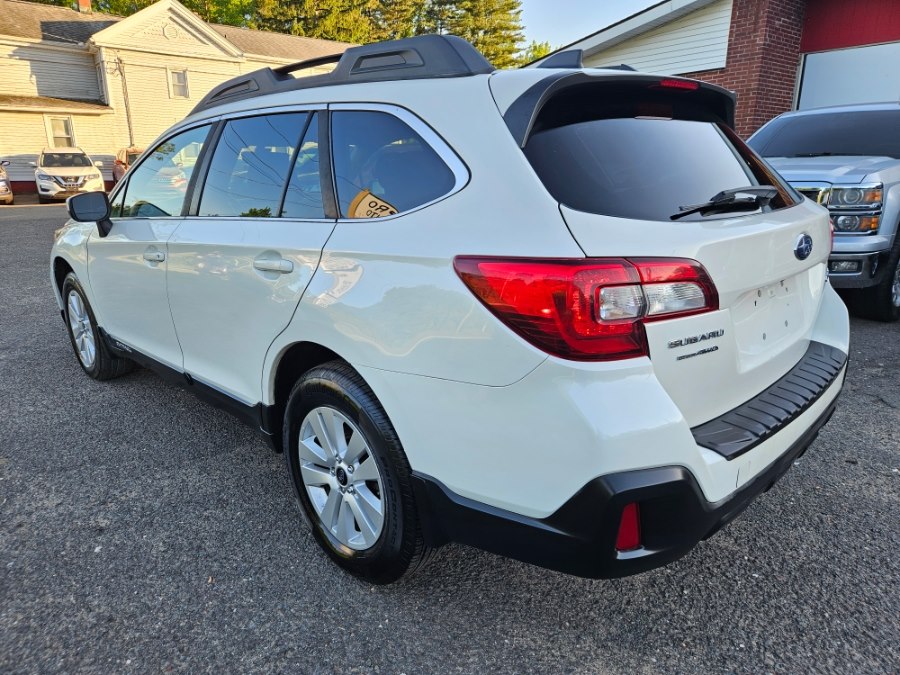 2019 Subaru Outback 2.5i Premium's photo