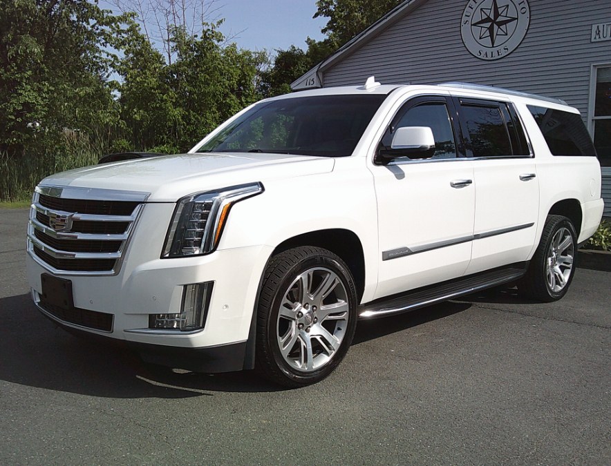 2017 Cadillac Escalade ESV AWD Luxury's photo
