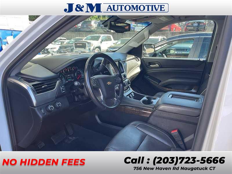 2019 Chevrolet Suburban 4WD 1500 LT's photo