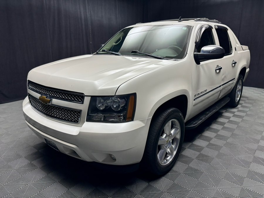 2013 Chevrolet Avalanche 4WD Avalanche LTZ's photo