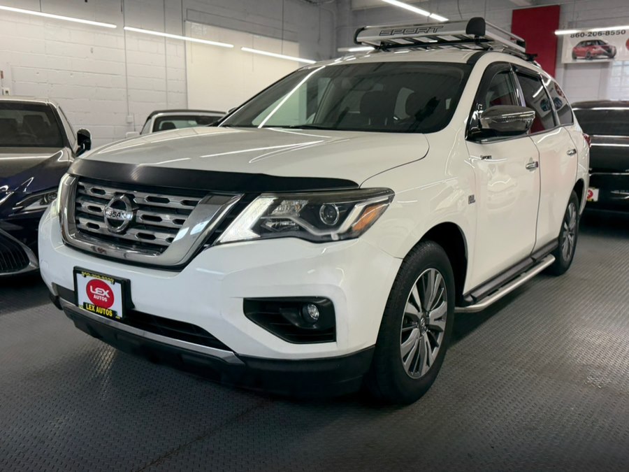 2018 Nissan Pathfinder SV 4WD's photo
